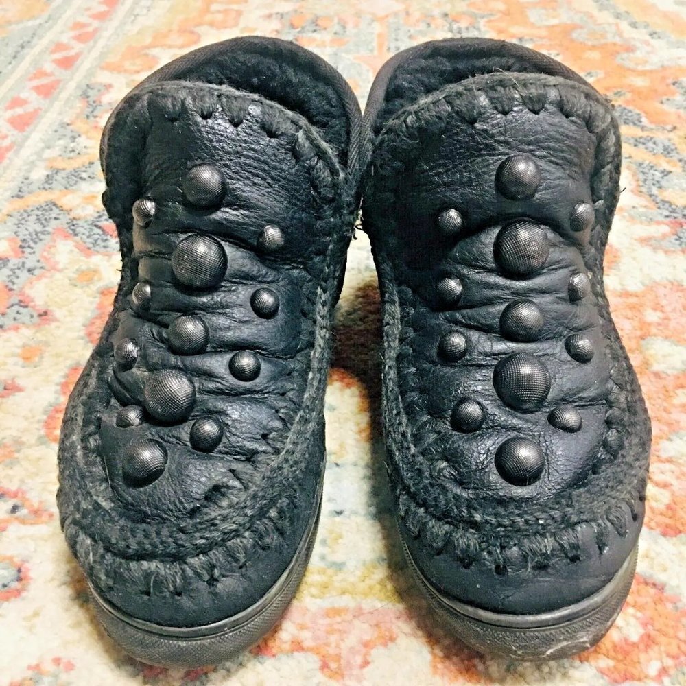 MOU Black Leather Shearling Sherpa Short Ankle Studded Boots Women's 7 to 7.5 - Picture 3 of 13